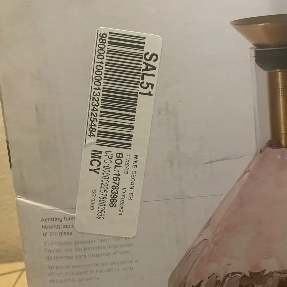 Rabbit Premium Wine Decanter with Sediment Strainer and Integrated Aerator - New
